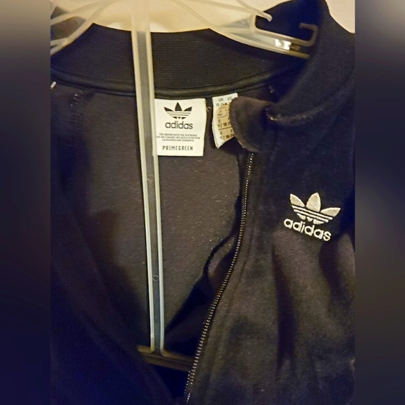 Toddler Adidas Track Suit -Black, unisex. The top and bottom. 2t - Picture 4 of 4